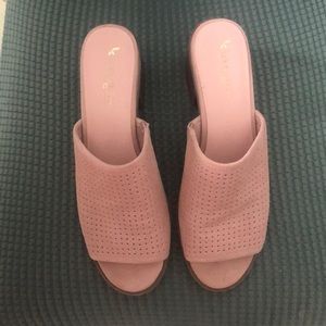 Women Koolaburra by Ugg, size 10, stacked heel sandals